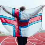 Hvør skal skriva Oyggjaleikasangin 2027?